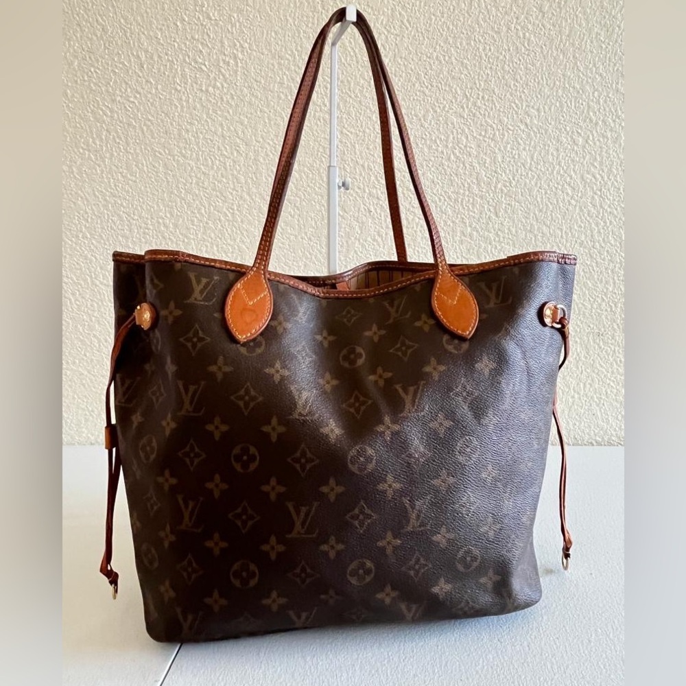 Louis Vuitton Neverfull MM - Picture 2 of 13